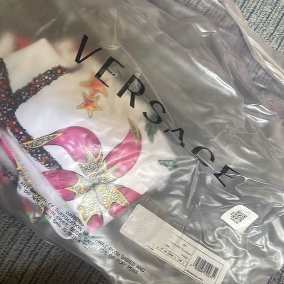 Versace size 4 swimsuit never worn - Picture 5 of 6